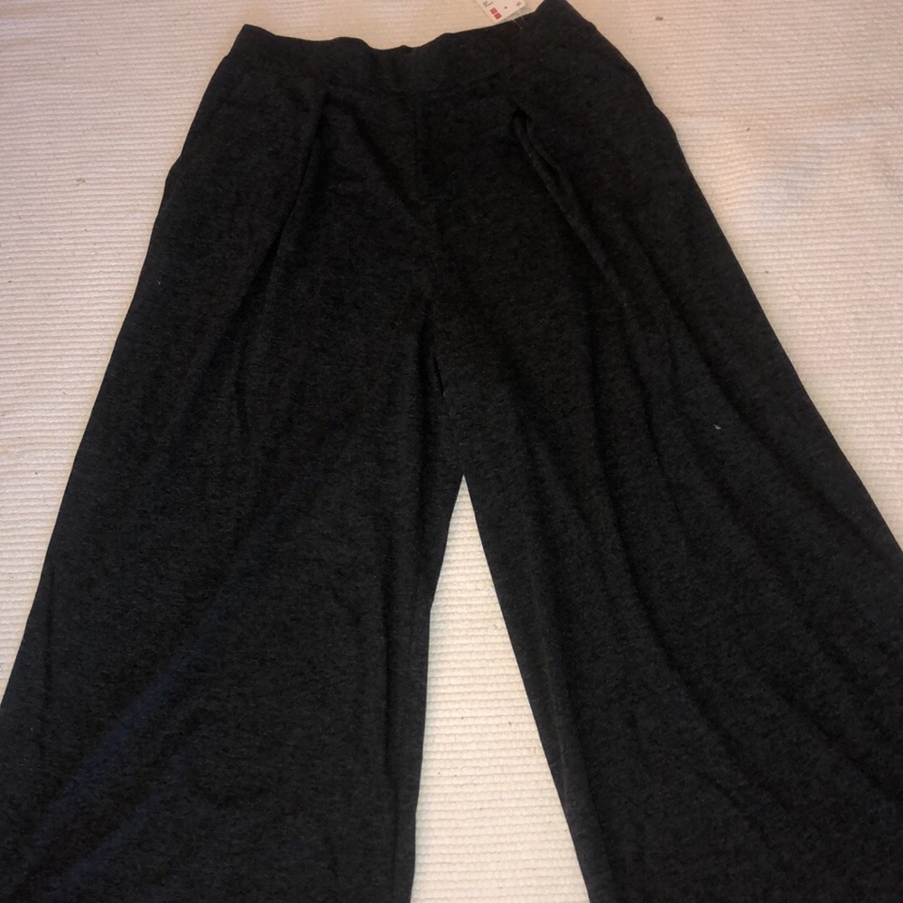 NWT UNIQLO WIDE PANTS